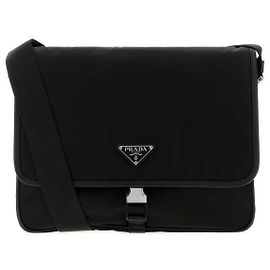 Prada Schultertasche aus Saffiano-Leder und Nylon