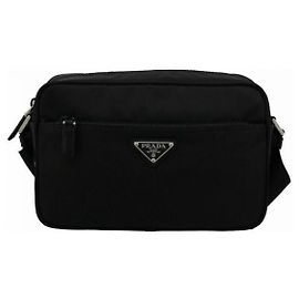 Prada Schultertasche Schwarz