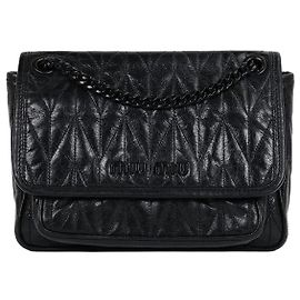 Miu Miu Borsa a tracolla Matelassé Quilted Chain Small Black
