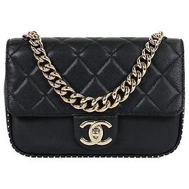 Chanel Borsa a patta con catena e manico superiore borchiato Small Black Series