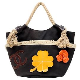 Chanel Borsa a tracolla CC in tela nera con fiori