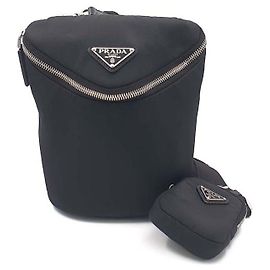 Prada Borsa a tracolla in Re-Nylon