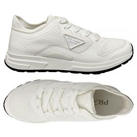 Prada Zapatillas de punto con logotipo triangular White