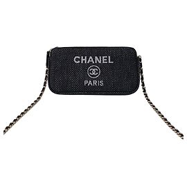Chanel Bolsa crossbody mini com corrente Doville