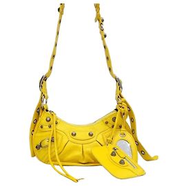 Balenciaga Borsa a tracolla in pelle di agnello gialla