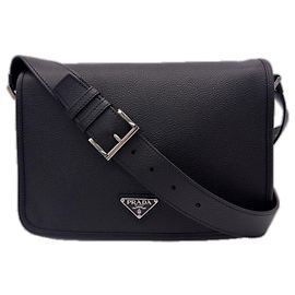 Sac à épaule Prada en cuir de veau noir