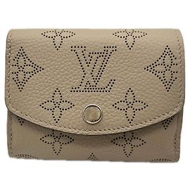 Louis Vuitton Mahina Portefeuille Iris XS Galet Tri-fold Wallet