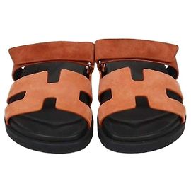 Hermès Hermes Orange/Brown Suede Chypre Sandalen