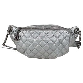 Borsa Vita Chanel in pelle matelassé grigio metallizzato