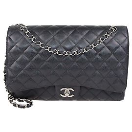 Borsa Chanel Maxi Classic Double Flap in pelle caviar matelassé nera