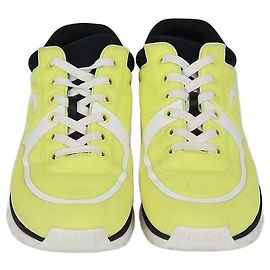 Sneakers basse Chanel in nylon giallo/bianco CC