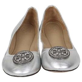 Ballerine Tory Burch in pelle argento con logo in cristallo