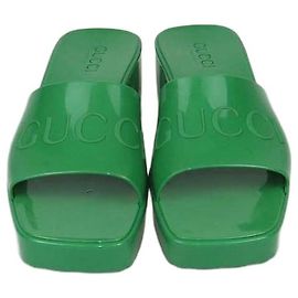 Sandali slide Gucci con tacco a blocco in gomma verde