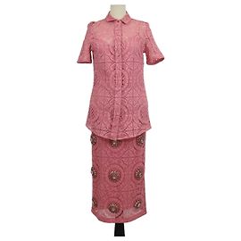 Burberry Set aus rosa Baumspitzen-Hemd und Midi-Rock mit Kristallverzierungen