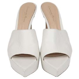 Gianvito Rossi Betty Plateau-Mules aus weißem Leder