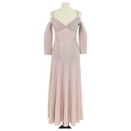 Alexander McQueen Off-Shoulder Maxi-Kleid aus rosa Wollmisch-Rippstrick