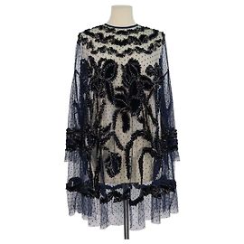 Blusa acampanada de tul Biyan azul marino oscuro con bordados de terciopelo de poliamida y apliques