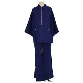Set Elie Saab Blusa in crepe di lana vergine blu e pantaloni a zampa con spacco laterale