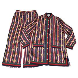 Conjunto de Túnica con Botones y Pantalón de Seda Estampada Multicolor Gucci