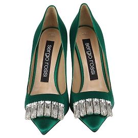Décolleté in raso verde con cristalli Sergio Rossi