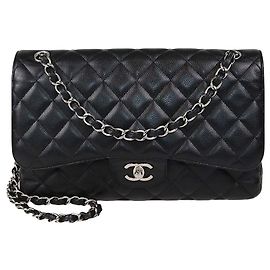 Sac Chanel Jumbo Classic Double Flap en cuir caviar matelassé noir