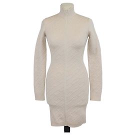 Fendi beiges, gestricktes Bodycon-Midikleid mit Reißverschluss und geprägtem FF-Chain-Muster