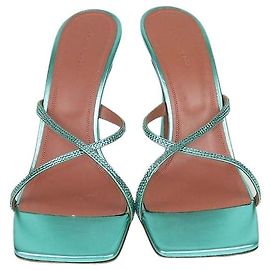Sandali slide Adrianna in pelle verde metallizzato con cristalli Amina Muaddi