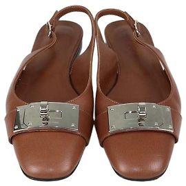 Hermès Sapatos slingback Innocente em couro castanho escuro Hermes