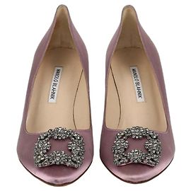 Manolo Blahnik Light Purple Satin Hangisi Pumps