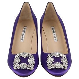Zapatos de salón Hangisi de satén púrpura Manolo Blahnik