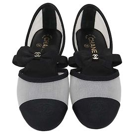Ballerine Mary Jane Chanel in mesh nero e tessuto con fiocco e punta a contrasto