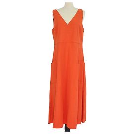 Vince Midi-Kleid aus Leinenmischung in Orange, entspannter V-Ausschnitt und Tasche