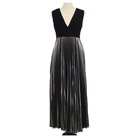 A.L.C. Emilia ärmelloses Maxi-Kleid plissiert aus Viskosemischung Black/Metallic Grey