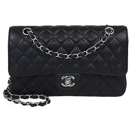 Borsa Chanel Medium Classic Double Flap in pelle caviar matelassé nera