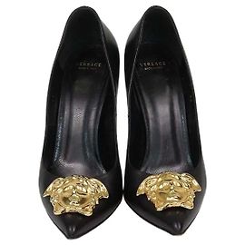 Décolleté Medusa in pelle nera Versace