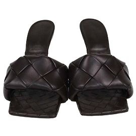 Sandalias slide Lido de piel Intrecciato marrón oscuro Bottega Veneta