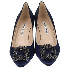 Manolo Blahnik Navy Blue Satin Hangisi Pumps