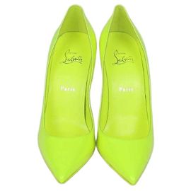 Christian Louboutin Kate Pumps aus Lackleder in Neongrün