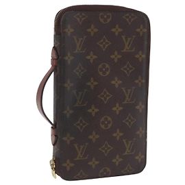 LOUIS VUITTON Monogram Poche Escapade Travel Case M60113 LV Auth 198870