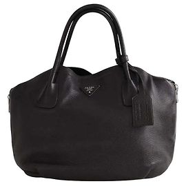 Bolso tote Prada de cuero negro