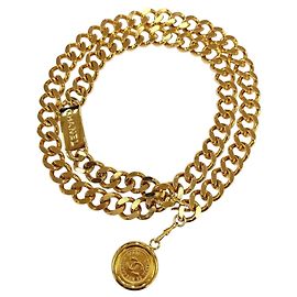 Cinturón de cadena con moneda Chanel Vintage 93A con placa de logotipo de metal y marca Coco