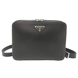 Mochila Prada para mujer en cuero Saffiano negro