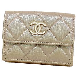 Portafoglio tri-fold Chanel rosa metallizzato