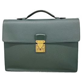 Bolso Louis Vuitton Taiga Serviette Clado