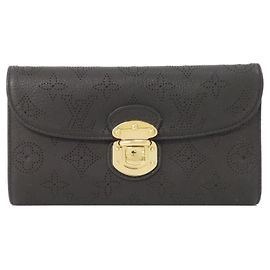 Louis Vuitton Mahina Portefeuille Amelia Wallet