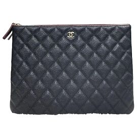 Chanel Borsa a Pochette Caviar New Medium Black Series