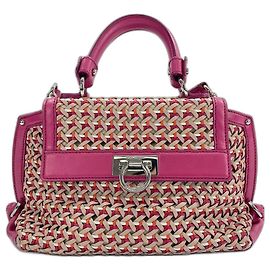 Bolsa de Ombro Salvatore Ferragamo Sofia Gancini