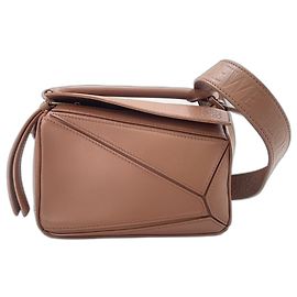Loewe Puzzle Mini Schultertasche in Braun
