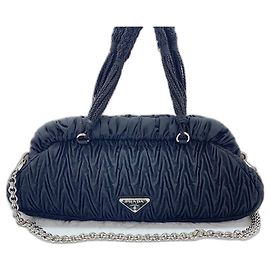 Prada VOLPE SERA Schultertasche in Schwarz