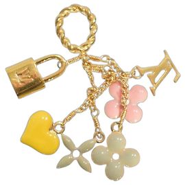 LOUIS VUITTON Sweet Monogram Pastell-Emaille-Vorhängeschloss LV Flower Heart Taschenanhänger Gold